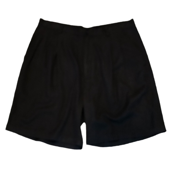 100% silk Van Heusen black pleated shorts. - Picture 5 of 11